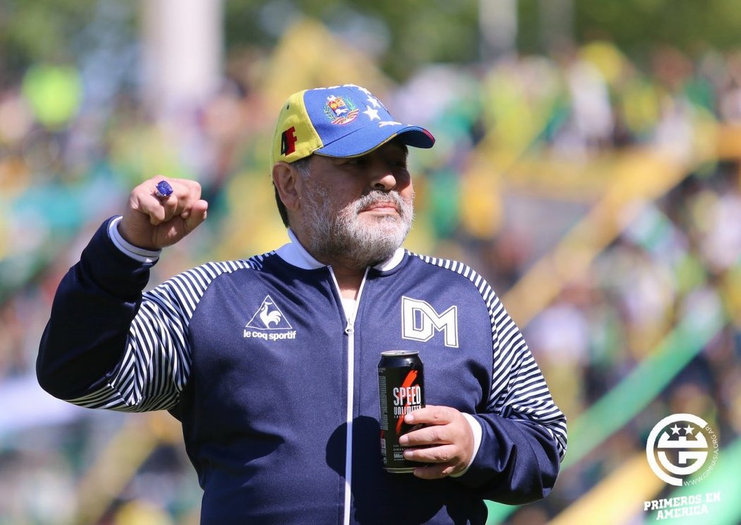 Diego Maradona trénoval na sklonku života klub Gimnásia de La Plata