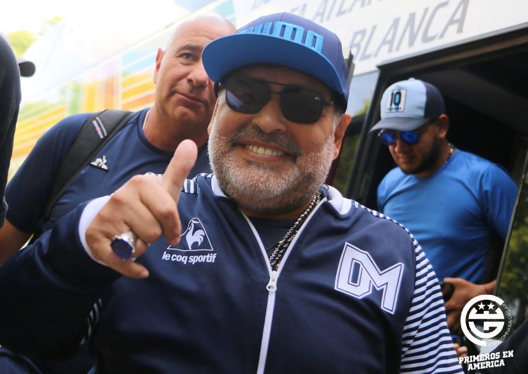 Diego Maradona aktuálně trénuje celek Gimnasia y Esgrima