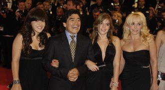 Maradona měl mít PĚT dětí, jenže přiznal pravdu: Potomků je mnohem VÍC