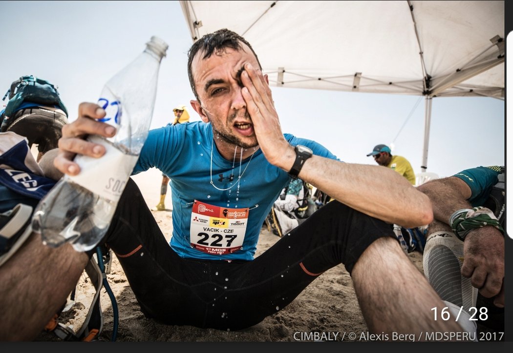 Václav Vacík se jako jediný Čech postavil v listopadu na start extrémního ultramaratonu Marathon des Sables v Peru. A 250 kilometrů dlouhý závod zvládl dokončit!