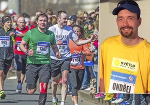 Ačkoliv je nevidomý, zúčastní se Ondřej Zmeškal už třetího pražského maratonu. Z běhání má radost.