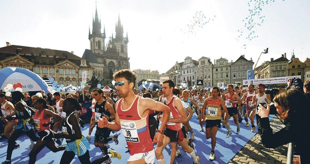 Prahou opět při maratonu proběhnou tisíce závodníků