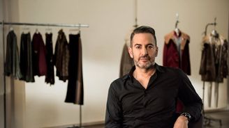 Návrhář Marc Jacobs má problém. Na Instagramu ho viní z plagiátorství