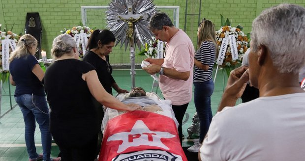 Fanoušek brazilského prezidenta zastřelil člena opozice. „Vy zkurv*synové,“ křičel u toho