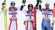 Marcel Hirscher (uprostřed) slaví zasloužený triumf