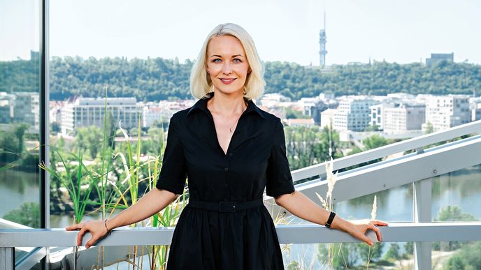 Když Marcela Lonková už v roce 2015 tvrdila, že účetní nebudou potřebovat šanony ani papírové faktury, poslouchala hlavně pochybnosti. Když Marcela Lonková už v roce 2015 tvrdila, že účetní nebudou potřebovat šanony ani papírové faktury, poslouchala hlavně pochybnosti.