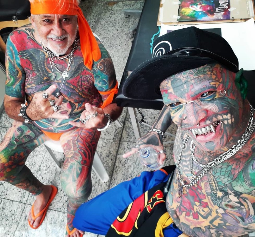 Marcelo je na svá tetování pyšný, a přestože jich má už na tisíc, nechává si udělat další.
