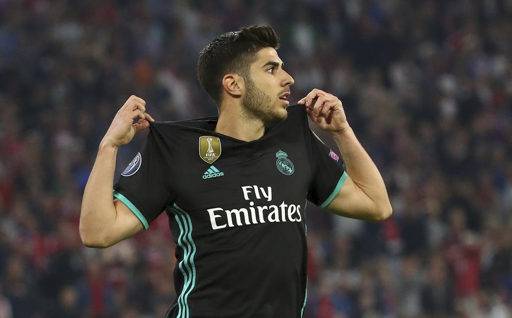 Marco Asensio slaví druhou branku do sítě Bayernu