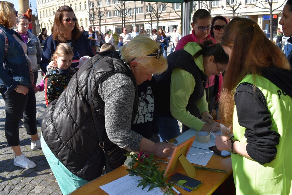 Akce Stop týrání dětí a pietní pochod za utýraného Marečka (†3)