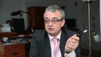 Divím se, co si Babišovi ministři nechají líbit, říká Marek Benda