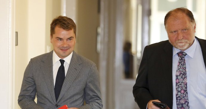 Marek Dalík u soudu kvůli kauze Pandur (srpen 2014). S advokátem Sokolem