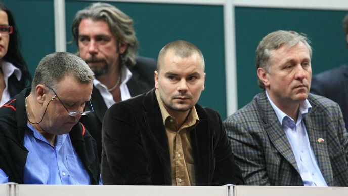 Marek Dalík (uprostřed) na snímku z roku 2007, vpravo od něj expremiér Mirek Topolánek