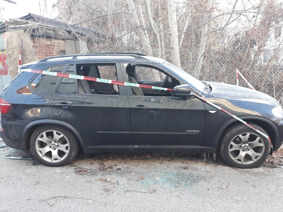 Takhle dopadlo po požáru Dědíkovo BMW. Podle tanečníka je to &#34;totálka&#34;.