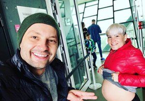 Marek Dědík s přítelkyní Terezou čekají první dítě.