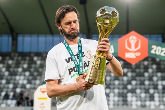Jarolím je žhavým zbožím, rezonuje i v Sigmě. V čem jsou jeho největší přednosti? Jarolím je žhavým zbožím, rezonuje i v Sigmě. V čem jsou jeho největší přednosti?