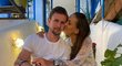 Český gólman Marek Langhamer s svou manželkou Klárou oznámili radostnou novinu. Počátkem roku 2024 očekávají přírůstek do rodiny…