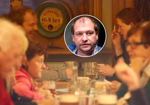 Herec Marek Taclík si ze zkoušky skočil na pár piv, a to i přesto, že alkohol má kvůli nemocné slinivce zakázaný!