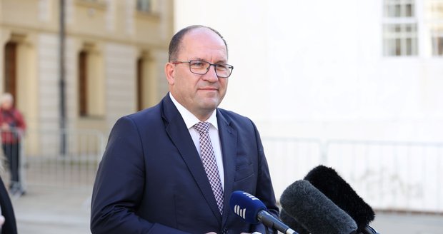 Otočka u rozpočtu. Lidovci by ho do Sněmovny poslali, pokud nová parta odkývá základní parametry