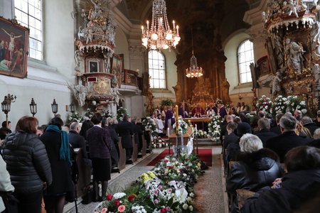 Pohřeb Markéty Výborné, manželky šéfa KDU-ČSL Marka Výborného (5.10.2019)