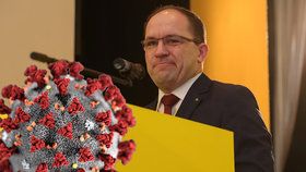 Expředseda KDU-ČSL Výborný se nakazil koronavirem, pociťuje jen drobnou rýmu