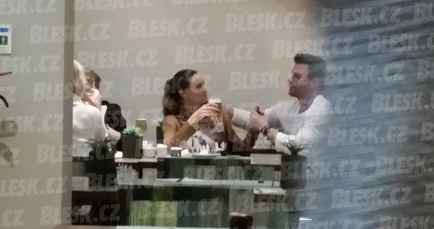 Leoš v jednu chvíli chytil Ivu za ruku