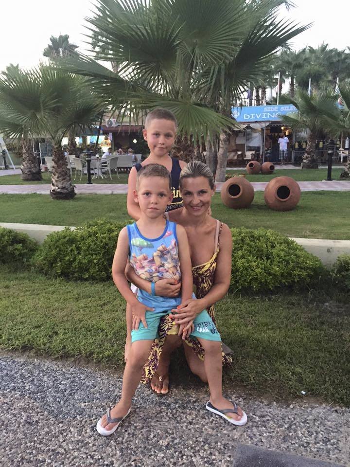 Monika Marešová s dětmi na dovolené