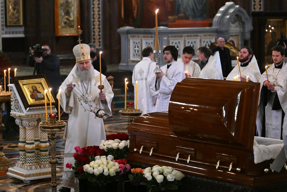 Pohřeb Inny Čurikovové alias Marfuši z Mrazíka