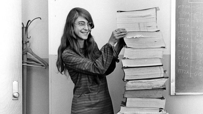 Margaret Hamilton je průkopnící softwarového inženýrství. Díky ní přistálo Apollo 11 na Měsíci. Margaret Hamilton je průkopnící softwarového inženýrství. Díky ní přistálo Apollo 11 na Měsíci.