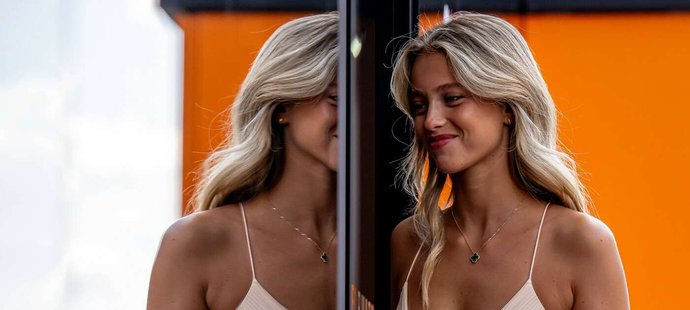 Lando Norris se může chlubit jednou z nejpohlednějších partnerek v paddocku.