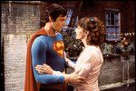 Margot Kidder po boku Supermana.