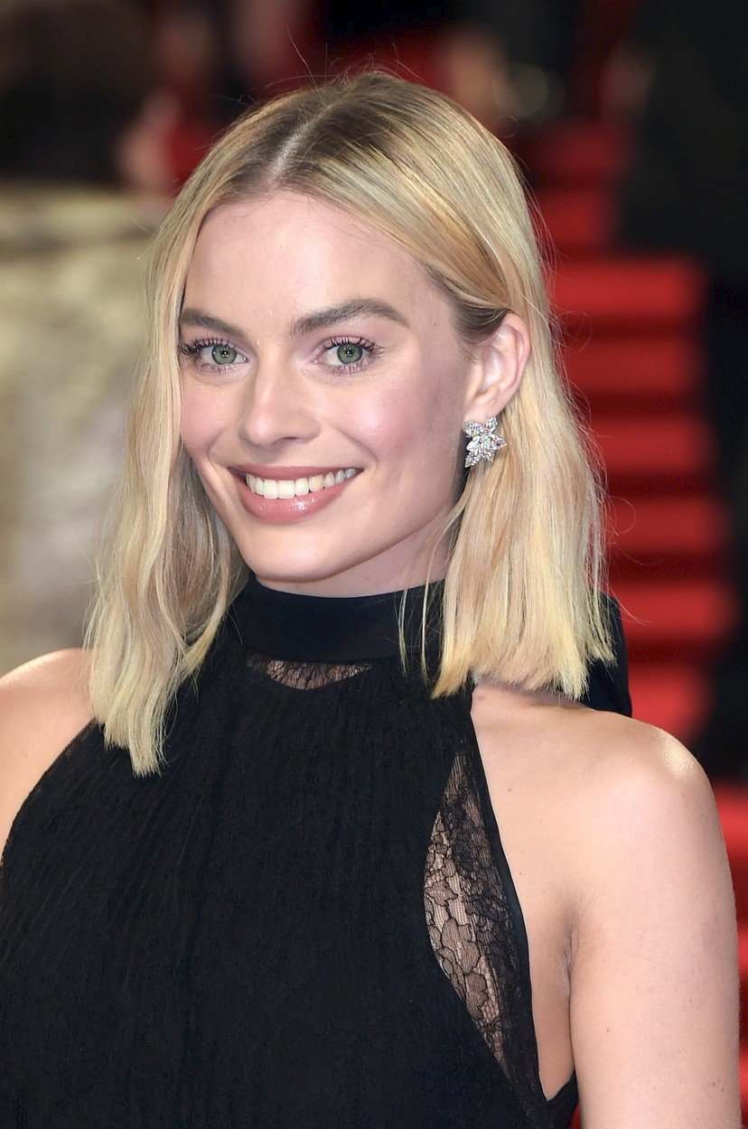 Margot Robbie (27)