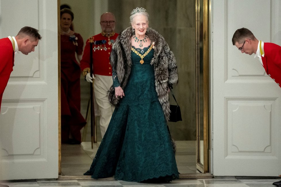 Dánská královna Margrethe II. oznámila, že předá trůn synovi.