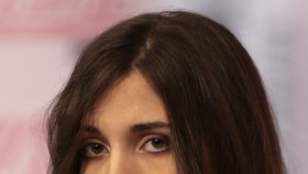 Naděžda Tolokonnikova je pohlednou členkou Pussy Riot