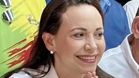 Držitelkou Nobelovy ceny za mír se stala venezuelská politička María Corina Machadová.