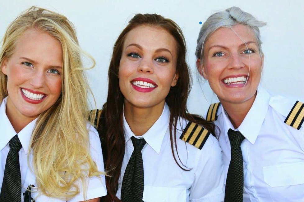 Sexy pilotka Maria Fagerström ze Švédska si užívá života plnými doušky. Na internetu má armádu fanoušků.