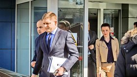 Robert Fico v dobrovodu Márie Troškové na ministerstvu školství.