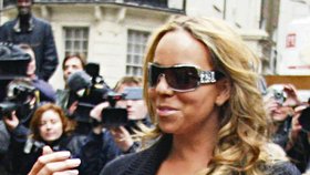 Mariah v Londýně vzbuzovala velký zájem...