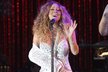 Mariah Carey (43) a její speciální návleky na sádru.