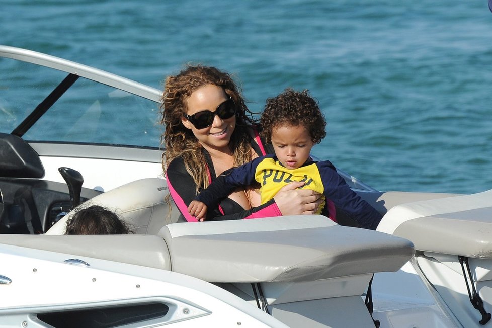 Mariah Carey na dovolené v Sardinii