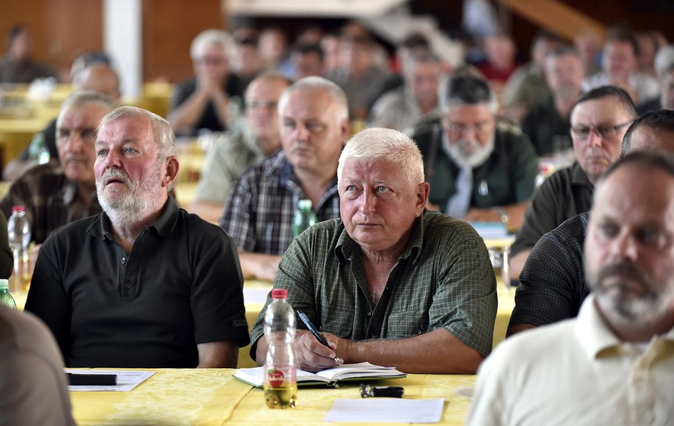 Exministr zemědělství Marian Jurečka (KDU-ČSL) se setkal se zástupci myslivců, se kterými řešil další postup v boji proti africkému moru prasat.