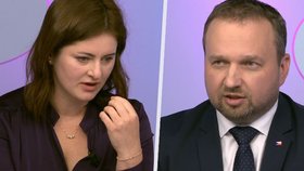 Ministr práce a sociálních věcí Marian Jurečka (KDU-ČSL) a exministryně Jana Maláčová (ČSSD) v pořadu Otázky Václava Moravce na ČT (21.5.2023)