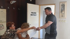 Šéf Lidovců Marina Jurečka odvolil ve volbách do EP.