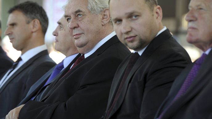 Ministr zemědělství Marian Jurečka (KDU-ČSL) a prezident Miloš Zeman na Zemi živitelce