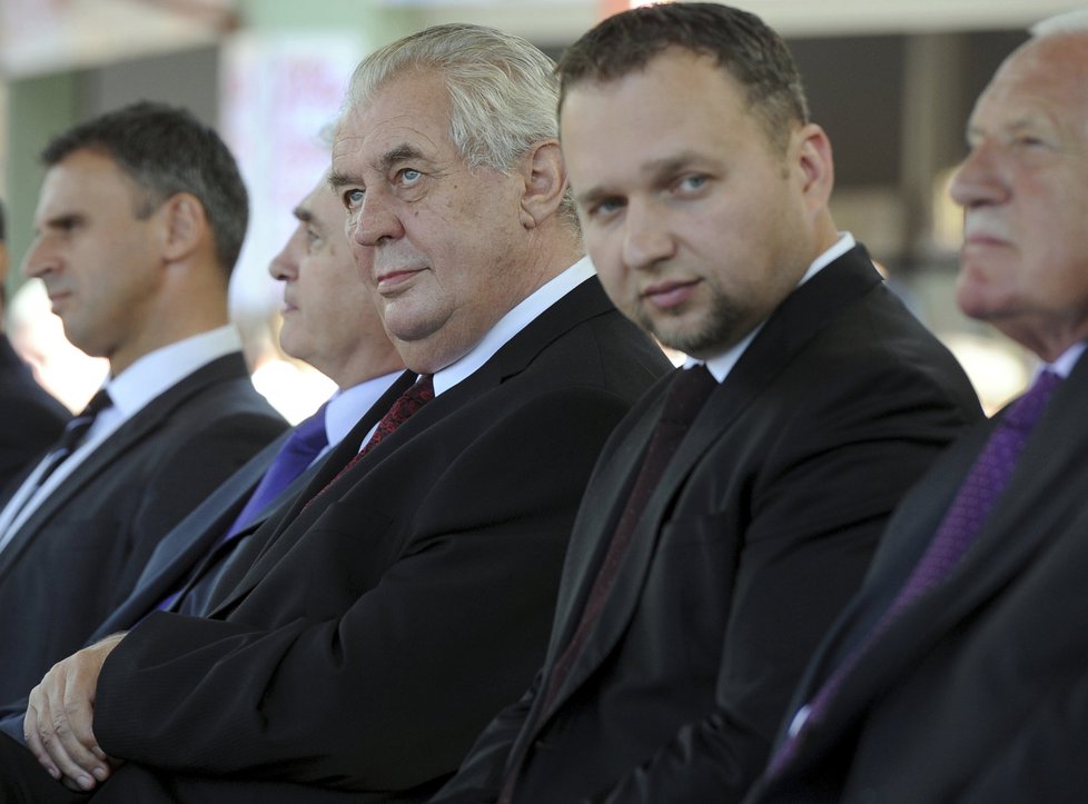 Ministr zemědělství Marian Jurečka (KDU-ČSL) a prezident Miloš Zeman na Zemi živitelce