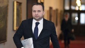 Marian Jurečka slaví úspěch, jeho ministerstvu se podařilo zastavit úpadek chovu prasat.