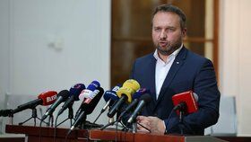 Šéf KDU-ČSL Marian Jurečka na tiskové konferenci ve Sněmovně (3.10.2024)