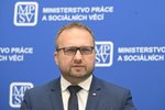 Ministr práce a sociálních věcí Marian Jurečka (KDU-ČSL) na tiskové konferenci (18.9.2023)