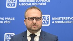 Ministr práce a sociálních věcí Marian Jurečka (KDU-ČSL) na tiskové konferenci (18.9.2023)