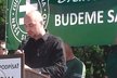 Andrej Medvecký během kampaně Kotlebovy strany. Vpravo Marián Kotleba