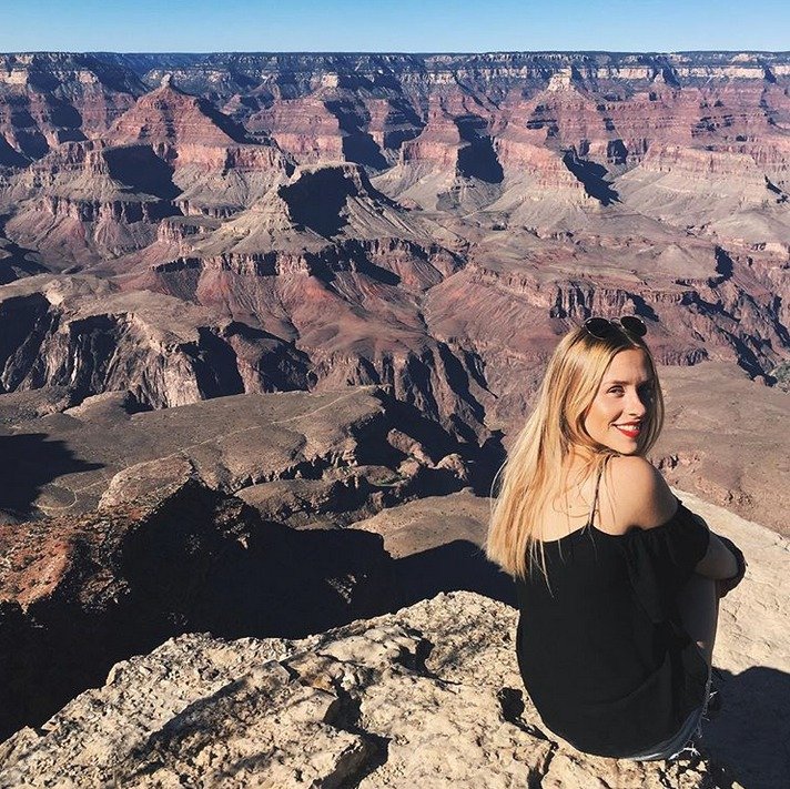 Mariana Prachařová u Grand Canyonu